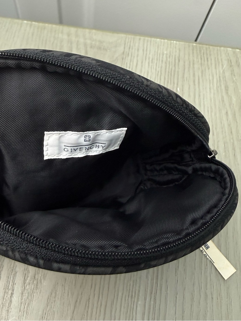 NWT Givenchy small Black Textured Round Makeup Pouch - Picture 4 of 6